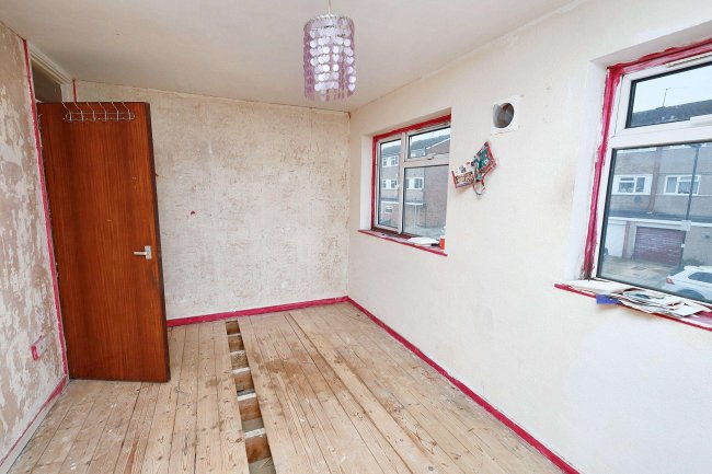 9 Merlin Close, Northolt UB5 6JG 8