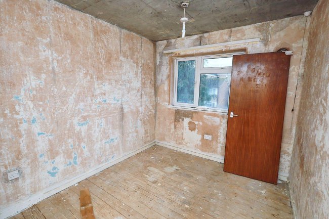 9 Merlin Close, Northolt UB5 6JG 8