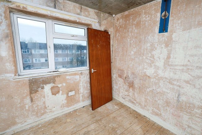 9 Merlin Close, Northolt UB5 6JG 8