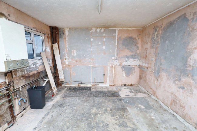 9 Merlin Close, Northolt UB5 6JG 8