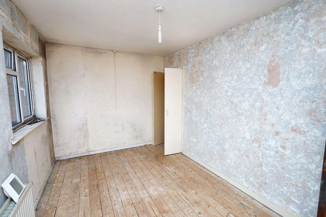 9 Merlin Close, Northolt UB5 6JG 8