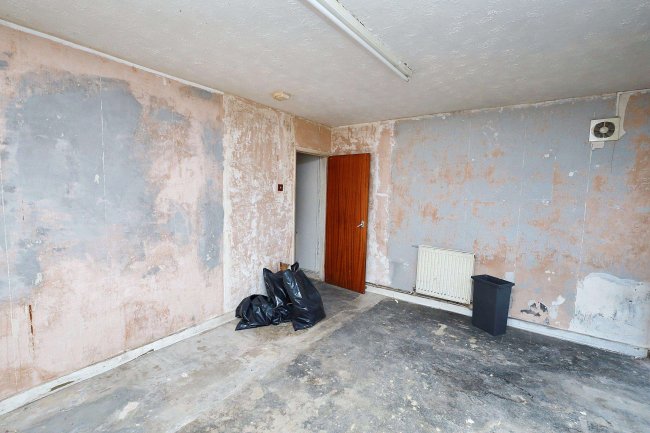 9 Merlin Close, Northolt UB5 6JG 8