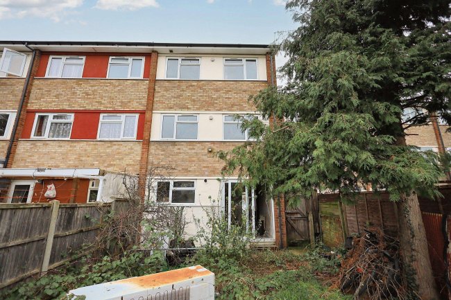 9 Merlin Close, Northolt UB5 6JG 8