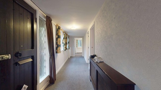 3 Hilltop Walk, Woldingham, Caterham, Surrey, CR3 7LJ 4