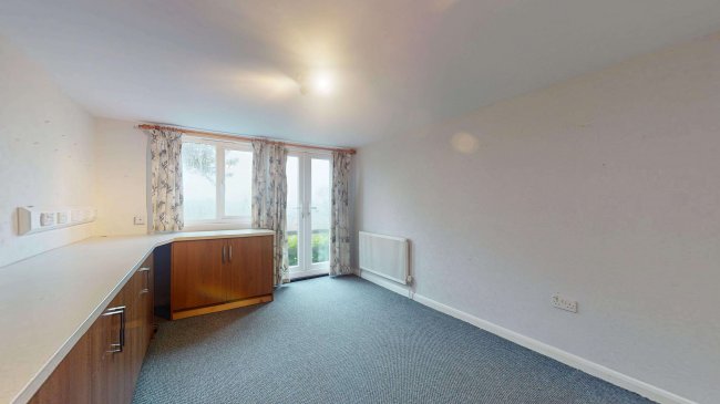 3 Hilltop Walk, Woldingham, Caterham, Surrey, CR3 7LJ 4