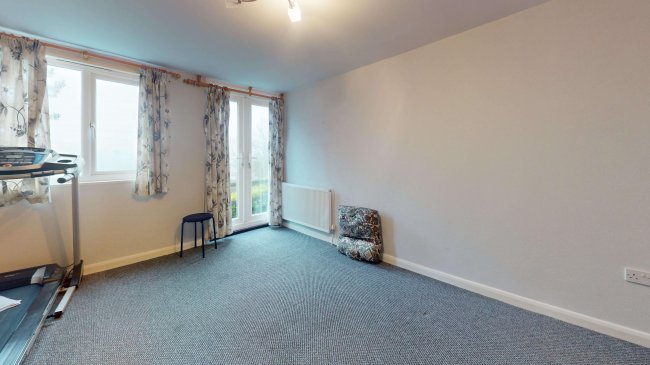 3 Hilltop Walk, Woldingham, Caterham, Surrey, CR3 7LJ 4