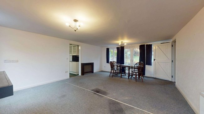 3 Hilltop Walk, Woldingham, Caterham, Surrey, CR3 7LJ 4