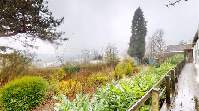 3 Hilltop Walk, Woldingham, Caterham, Surrey, CR3 7LJ 4