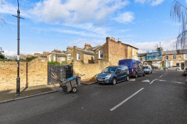 105 Brocklehurst Street, New Cross Gate, London, SE14 5QS 6