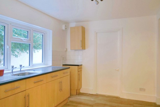 26a Thornbury Road, Streatham Hill, London SW2 4DJ 4