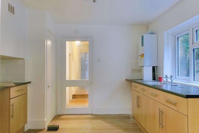 26a Thornbury Road, Streatham Hill, London SW2 4DJ 4