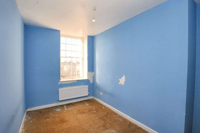 3 Cedar House, Byron Road, Devizes, Wiltshire, SN10 5FA 4