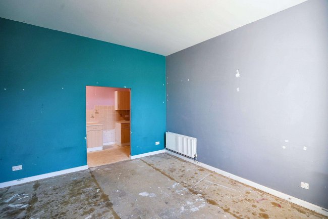 3 Cedar House, Byron Road, Devizes, Wiltshire, SN10 5FA 4