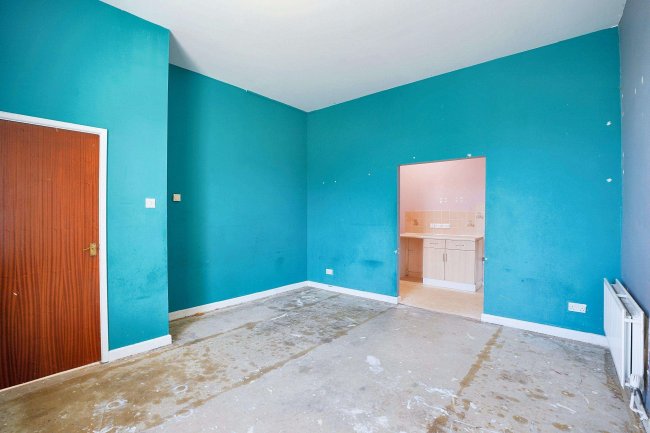 3 Cedar House, Byron Road, Devizes, Wiltshire, SN10 5FA 4