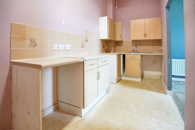 3 Cedar House, Byron Road, Devizes, Wiltshire, SN10 5FA 4