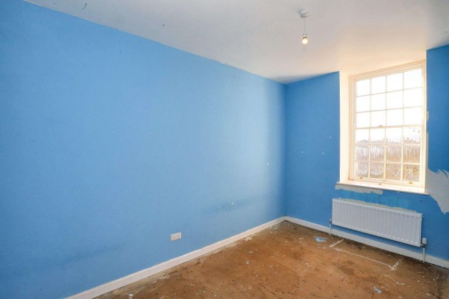 3 Cedar House, Byron Road, Devizes, Wiltshire, SN10 5FA 4