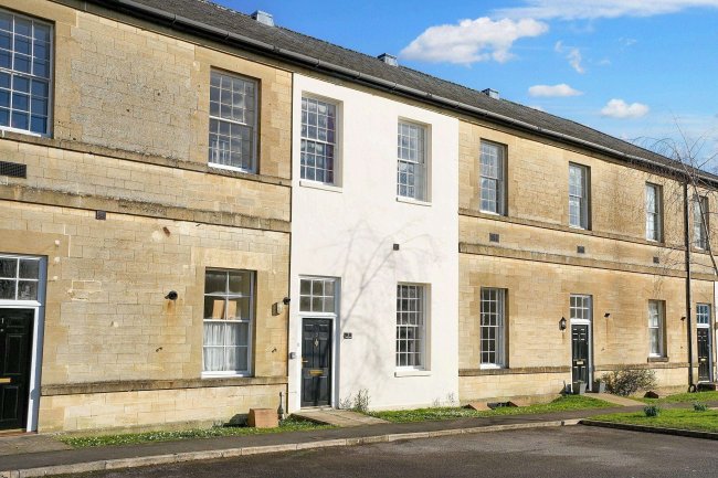 3 Cedar House, Byron Road, Devizes, Wiltshire, SN10 5FA 4