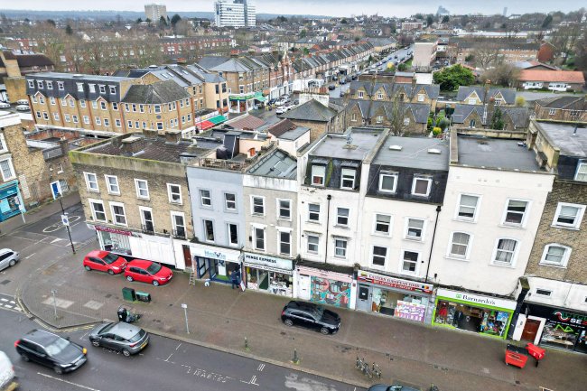 86 High Street, Penge, London, SE20 7HB 40