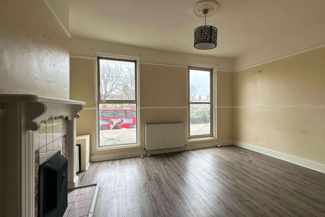 86 High Street, Penge, London, SE20 7HB 40