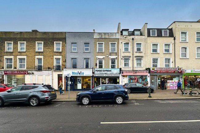 86 High Street, Penge, London, SE20 7HB 40