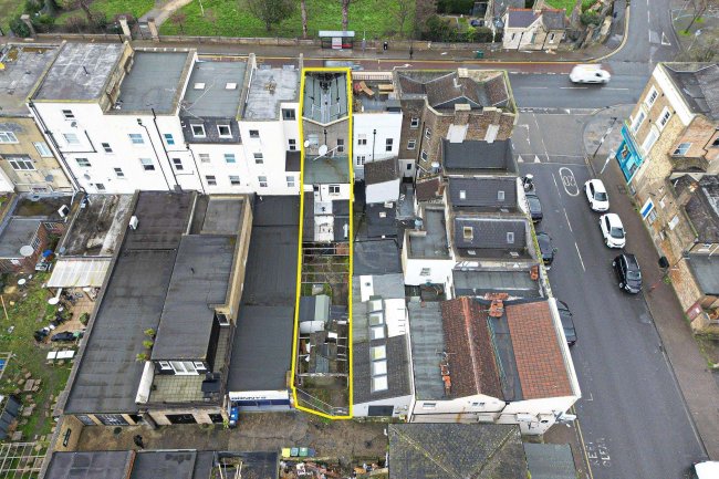 86 High Street, Penge, London, SE20 7HB 40