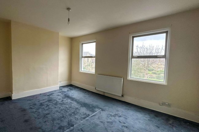 86 High Street, Penge, London, SE20 7HB 40