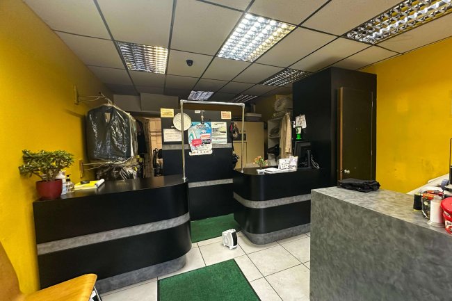 86 High Street, Penge, London, SE20 7HB 40