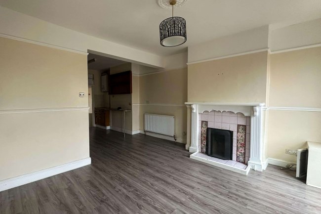 86 High Street, Penge, London, SE20 7HB 40