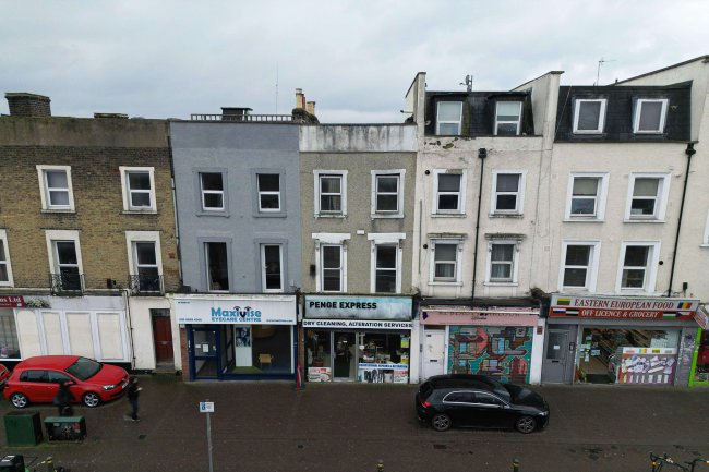 86 High Street, Penge, London, SE20 7HB 40
