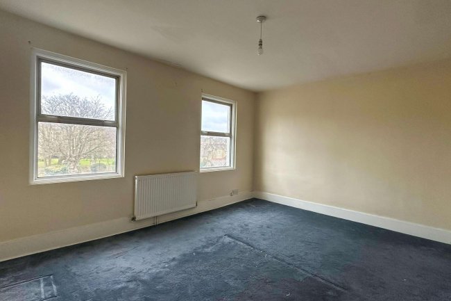 86 High Street, Penge, London, SE20 7HB 40