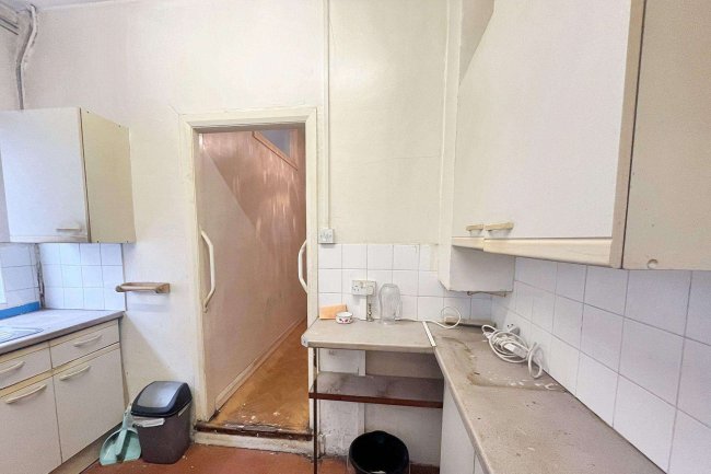 18 Heathview Road, Thornton Heath, Surrey CR7 7PL 10