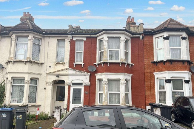 18 Heathview Road, Thornton Heath, Surrey CR7 7PL 10