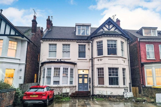 Flat B, 3 Dollis Hill Lane, Neasden, London NW2 6JH 4