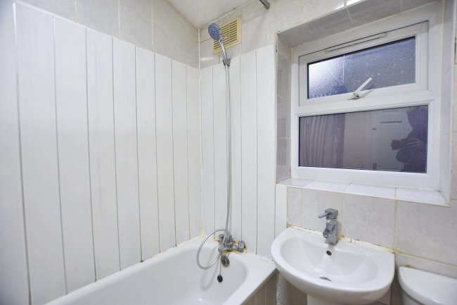 First Floor Flat, 139B Prince Regent Lane, London, E13 8RY 10
