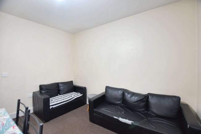 First Floor Flat, 139B Prince Regent Lane, London, E13 8RY 10
