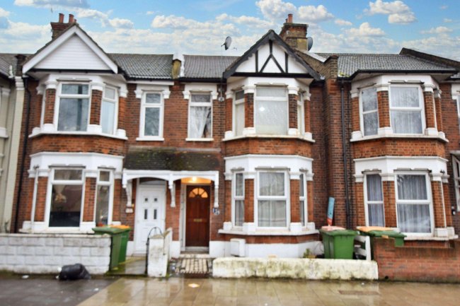 First Floor Flat, 139B Prince Regent Lane, London, E13 8RY 10