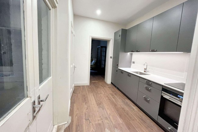 Flat 1 , 236/238 Old Brompton Road, Earls Court, London, SW5 0DE 6