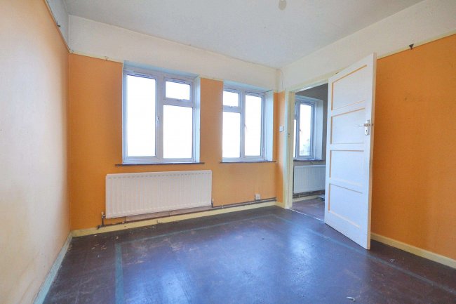 63 Barnes Crescent, Wimborne, Dorset, BH21 2AY 5