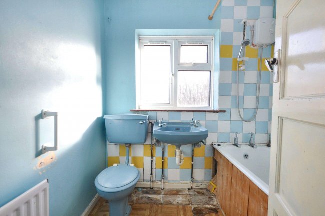 63 Barnes Crescent, Wimborne, Dorset, BH21 2AY 5