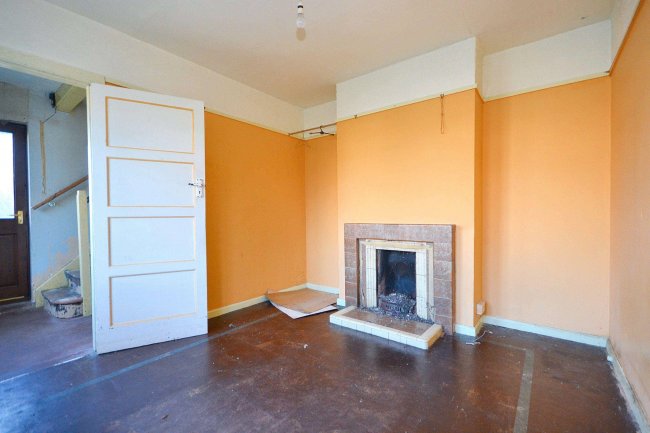 63 Barnes Crescent, Wimborne, Dorset, BH21 2AY 5