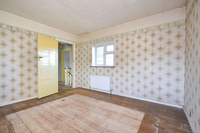 63 Barnes Crescent, Wimborne, Dorset, BH21 2AY 5