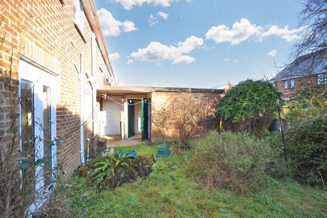 63 Barnes Crescent, Wimborne, Dorset, BH21 2AY 5