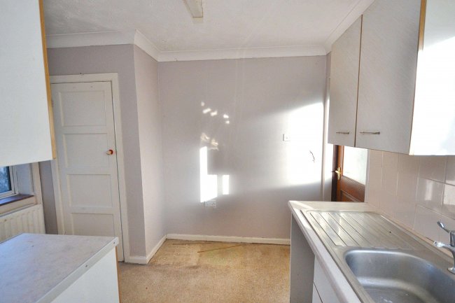 63 Barnes Crescent, Wimborne, Dorset, BH21 2AY 5