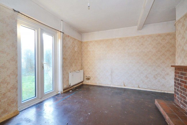 63 Barnes Crescent, Wimborne, Dorset, BH21 2AY 5