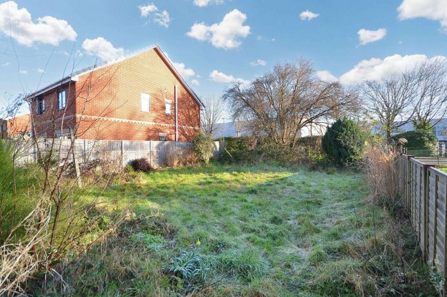 63 Barnes Crescent, Wimborne, Dorset, BH21 2AY 5