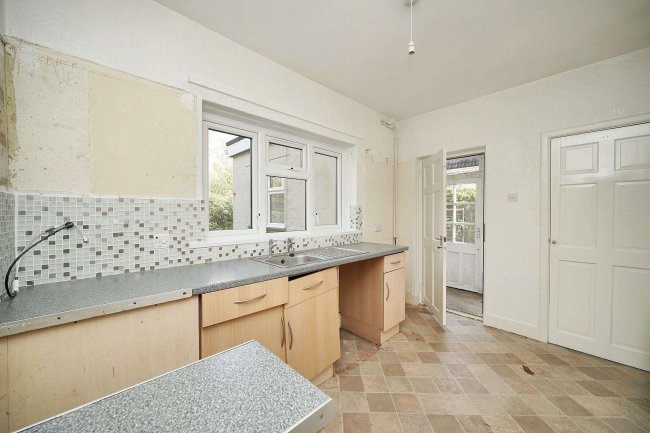 6 Dean Road, West Tytherley, Salisbury, Hampshire, SP5 1NR 6