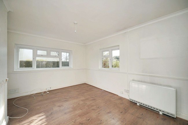 6 Dean Road, West Tytherley, Salisbury, Hampshire, SP5 1NR 6