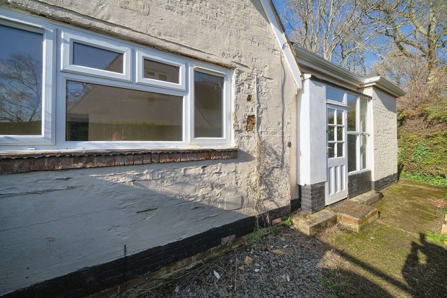 6 Dean Road, West Tytherley, Salisbury, Hampshire, SP5 1NR 6