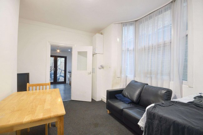 10 Trehurst Street, Clapton, London E5 0EB 1