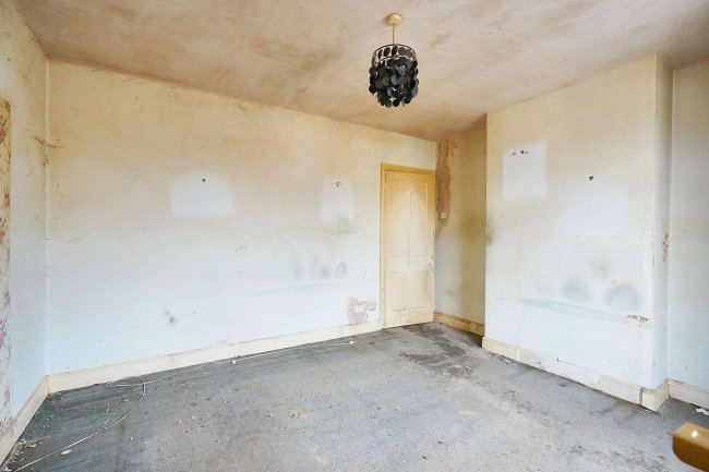 9 Ogle Street, Hucknall, Nottingham, NG15 7FQ 10